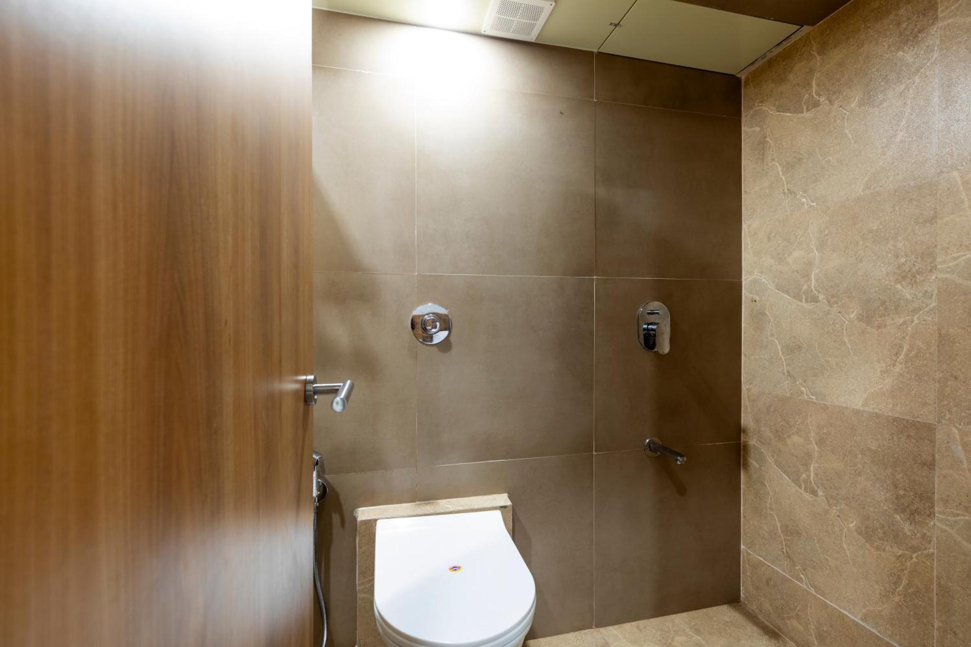 Hotel Embassy Park - Bkc Мумбаи Экстерьер фото